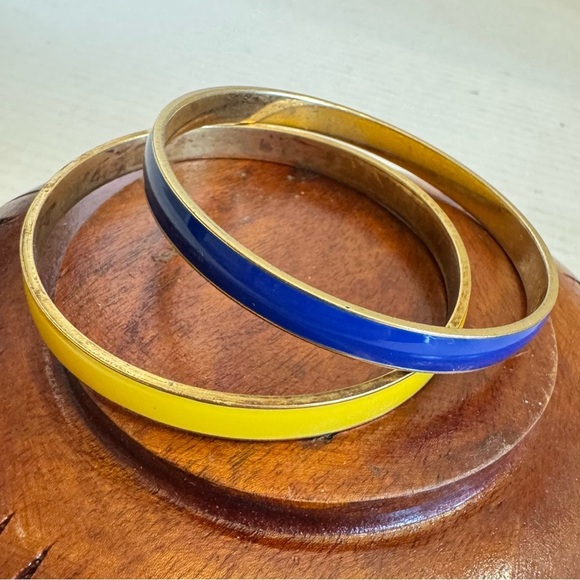 Vintage J Crew Gold Tone Blue & Yellow Enamel Bangle Bracelets 8.5” Lot of 2 - Picture 12 of 13